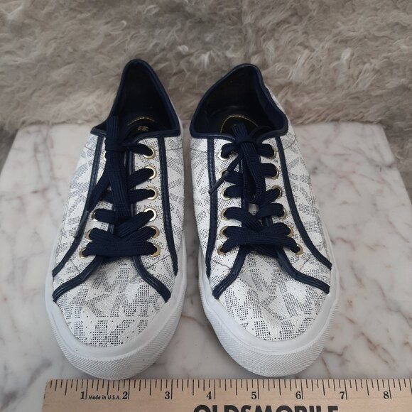 Michael Kors Boerum Women’s White/Navy Low Top Sneakers Gold Logo 7M - Picture 2 of 8